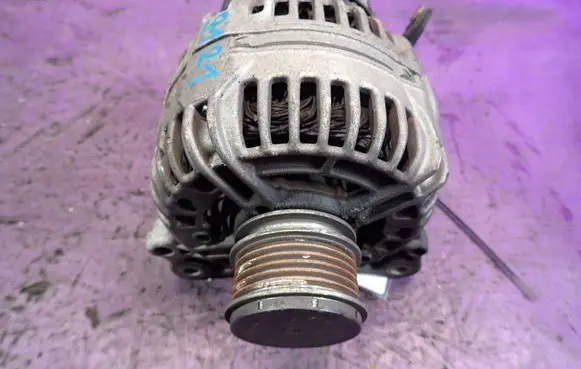 Volkswagen Golf IV Generator/alternator 29213557