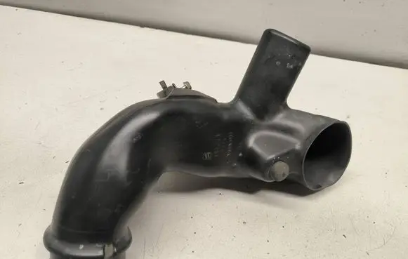 Honda CR-V Air intake duct part ATP151