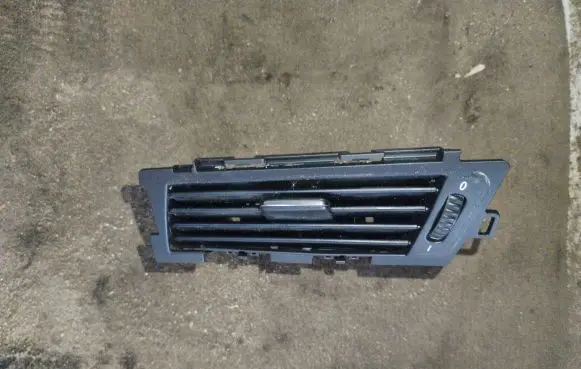 BMW 5 E60 E61 Dashboard side air vent grill/cover trim 6910732