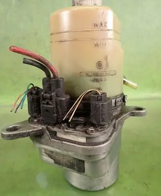 Ford Focus Power steering pump 4M513K514AD