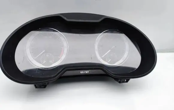 Speedometer (instrument cluster)