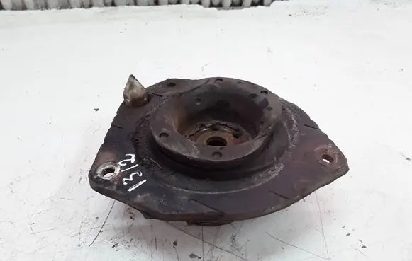 Renault Megane II Coil spring mount 