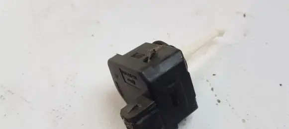 Volkswagen PASSAT B5 Headlight level adjustment motor 007878HLO