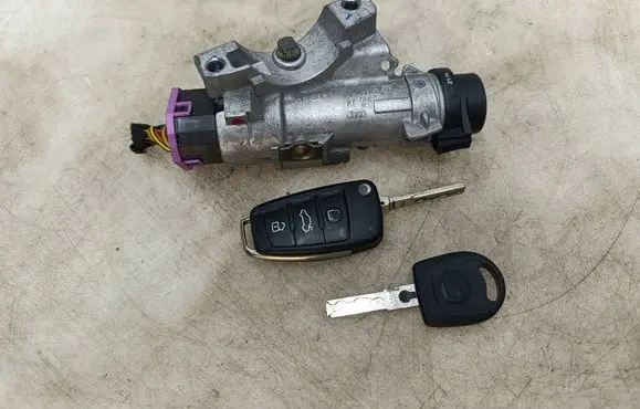 Seat Exeo (3R) Ignition lock 4B0905851Q