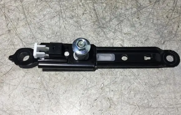Toyota RAV 4 (XA50) Seat belt adjustment rail E563003