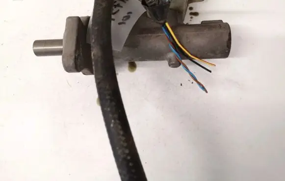 Master brake cylinder