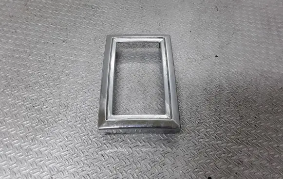 Chrysler 300 - 300C Gear shifter surround trim plastic 04595966AA