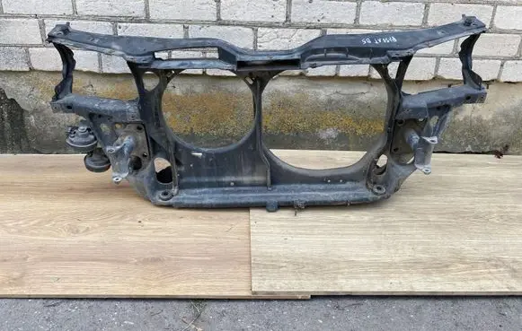 Volkswagen PASSAT B5 Radiator support slam panel