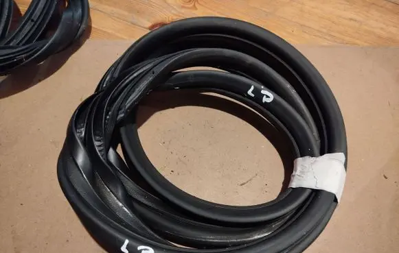 Alfa Romeo 159 Front door rubber seal 