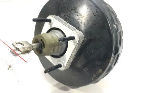 Ford Kuga I Brake booster