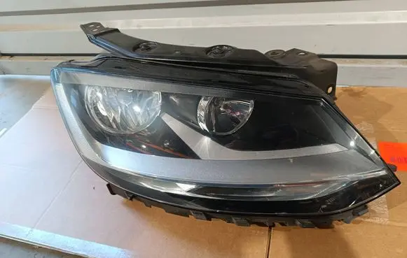 Volkswagen Sharan Headlight/headlamp 7N1941006