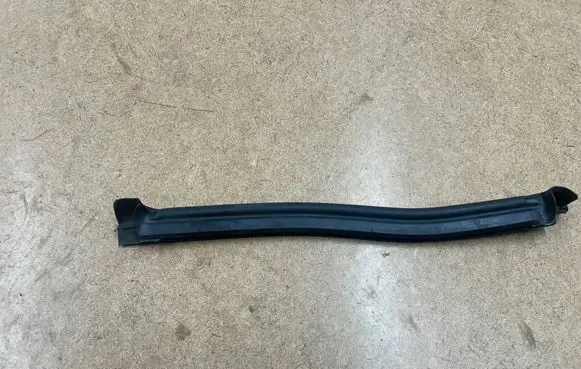BMW 3 E46 Other engine bay part 51718215913 8215913
