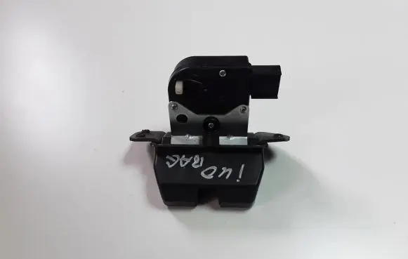 Hyundai i40 Loading door lock 812303Z000