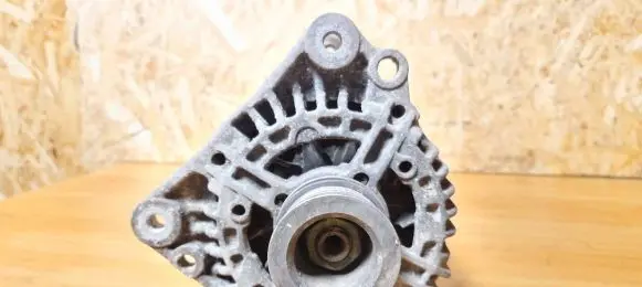Volkswagen Polo IV 9N3 Generator/alternator 036903024j
