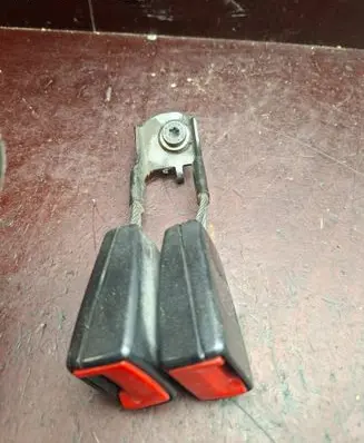Mercedes-Benz E W211 Rear seatbelt buckle 2118600269 561133602A