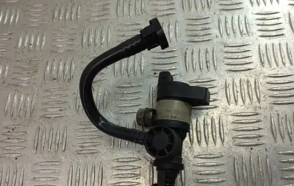 BMW 5 F10 F11 Turbo solenoid valve 7618658
