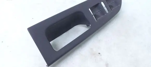 Volkswagen Touran I Front door window switch trim 1T1867371H
