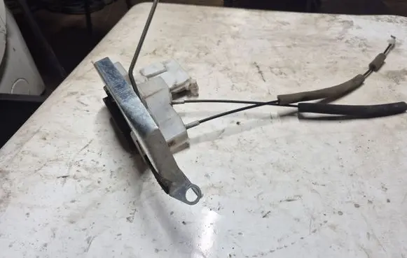 Mazda CX-7 Front door lock
