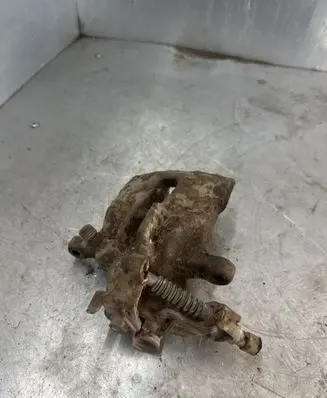 Volkswagen Multivan T4 Rear brake caliper