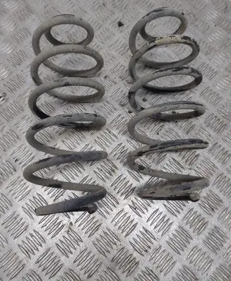 Toyota Auris 150 Rear coil spring