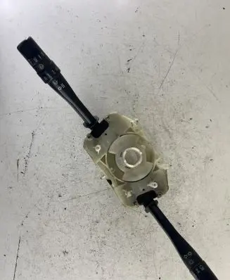 Honda CR-V Wiper turn signal indicator stalk/switch SR3M15888 SS1M15864