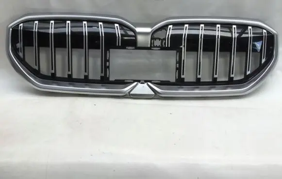 BMW M8 F91 F92 G14 G15 Front bumper upper radiator grill 5113185178