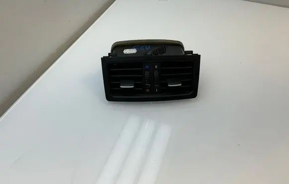 BMW 5 E60 E61 Rear air vent grill 7129556 6932023 6932024