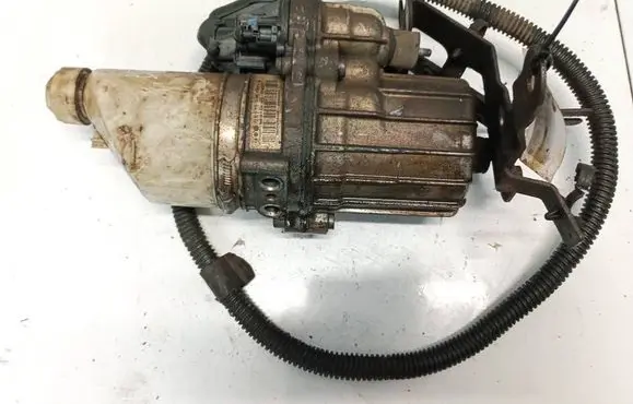 Opel Astra H Power steering pump 13192897