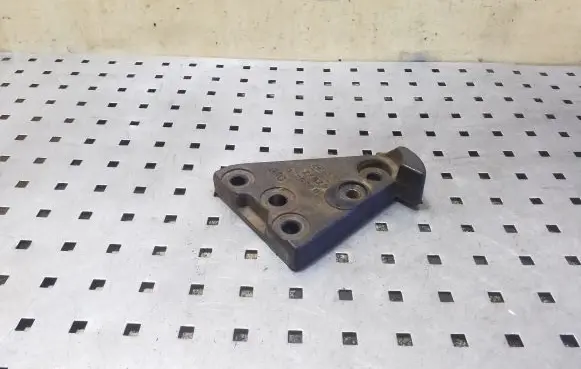 Hyundai ix35 Engine mounting bracket 218252S200