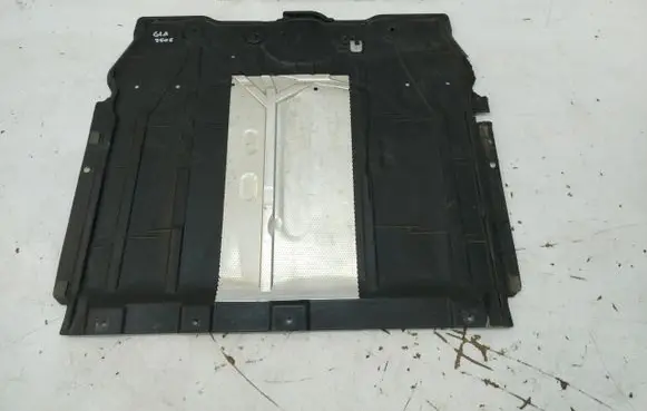 Mercedes-Benz GLA H247 Engine splash shield/under tray A2475200900-jlk01
