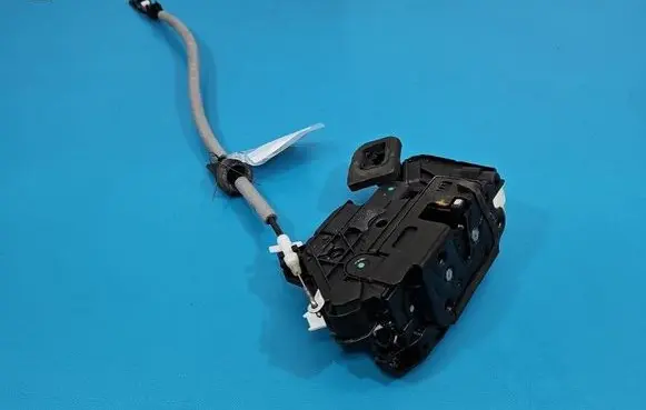 Volkswagen PASSAT B8 Front door lock 461860090 IMPRK1569925