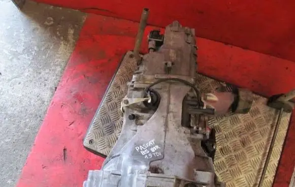 Volkswagen PASSAT B5 Manual 5 speed gearbox DUK