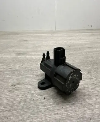 Ford Focus Turbo solenoid valve F57E9J459