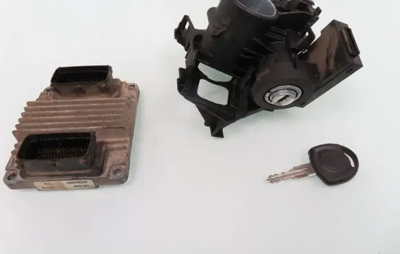 Opel Zafira A Engine control unit/module ECU 90589389 09364499 90589313