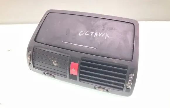 Skoda Octavia Mk2 (1Z) Dash center air vent grill 1Z0820951