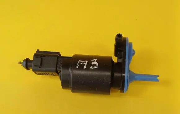 Audi A3 S3 8L Windscreen/windshield washer pump 1198500600