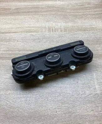 Volkswagen PASSAT B6 Climate control unit 746775 74677510
