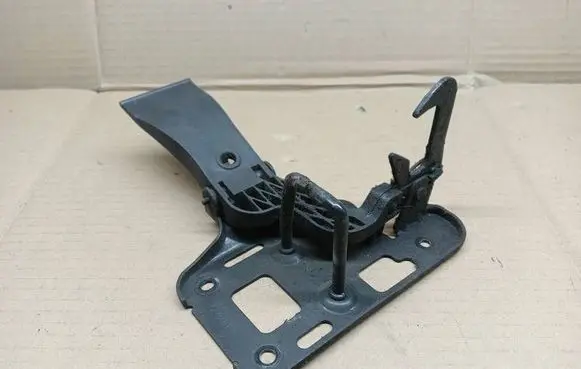 Audi A4 S4 B8 8K Engine bonnet/hood lock/latch loop/hook 8T0823480