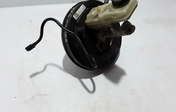 Renault Megane II Brake booster 8200453735