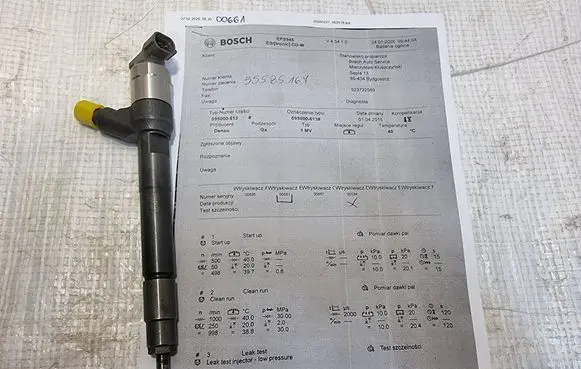 Opel Astra K Fuel injector 55585167