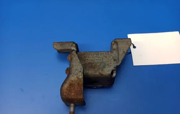 Mercedes-Benz E W212 other engine part A2044900740
