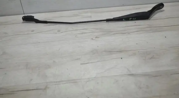 Peugeot Partner Windshield/front glass wiper blade 9682974380