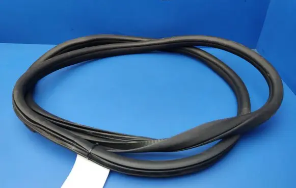 Mercedes-Benz C W205 Rear door rubber seal (on body) A2056970151