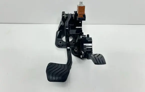 Mazda CX-60 Accelerator throttle pedal 180025MZ0B