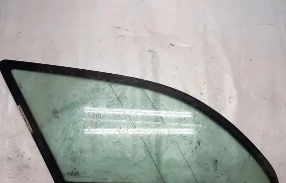 Mercedes-Benz C W202 Rear side window
