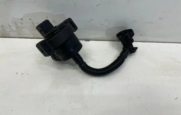 BMW 1 E81 E87 Vacuum valve 7551262