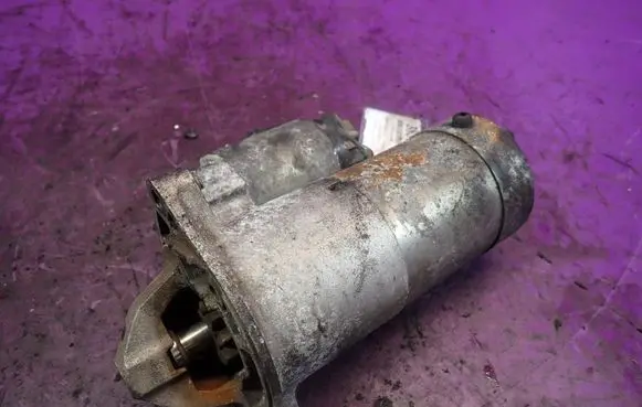 Opel Zafira B Starter motor 