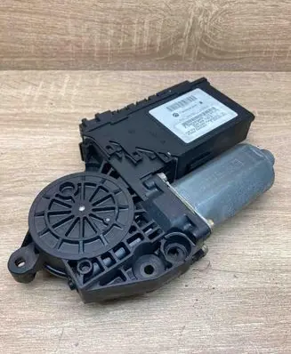 Volkswagen Phaeton Rear door window regulator motor 3D0959703E 05074370