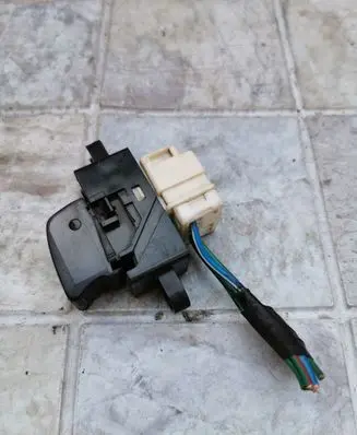 Nissan Almera Tino Electric window control switch 2807Z