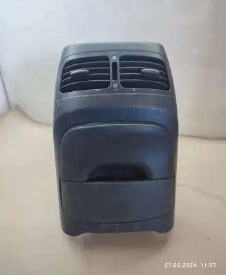 KIA Carens II Rear air vent grill 